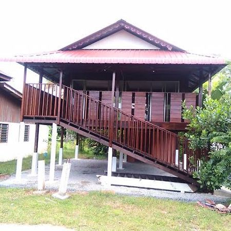 Rumah Kurnia Kangar Exterior foto